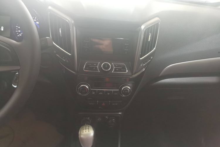 Used CHANGAN CS15 2016 1.5L Manual Fashion Edition Audio And AC Panel