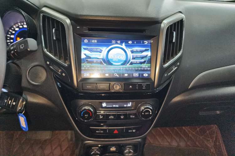 Used CHANGAN CS15 2016 1.5L Automatic Fashion Edition Audio And AC Panel