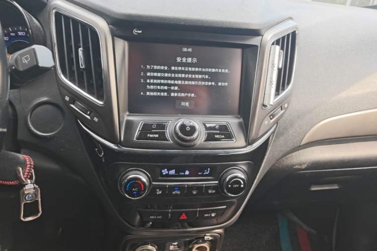 Used CHANGAN CS15 2016 1.5L Manual Luxury Edition Audio And AC Panel