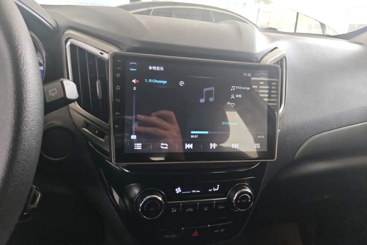 Used CHANGAN CS15 2016 1.5L Automatic Fashion Edition Audio And AC Panel