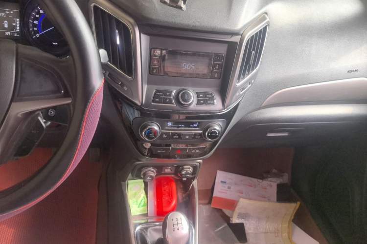 Used CHANGAN CS15 2016 1.5L Manual Fashion Edition Audio And AC Panel