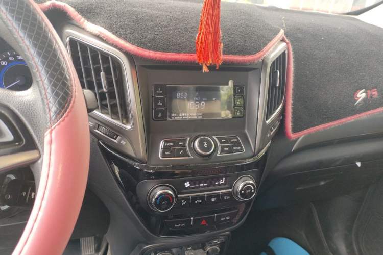 Used CHANGAN CS15 2016 1.5L Manual Fashion Edition Audio And AC Panel
