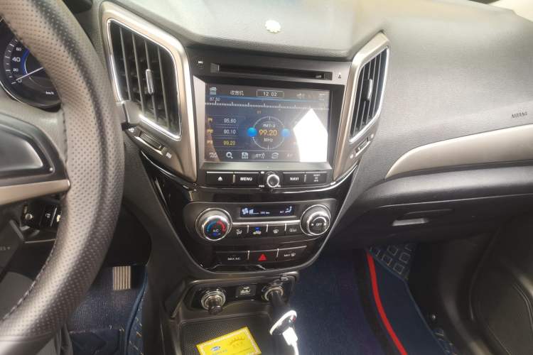 Used CHANGAN CS15 2016 1.5L Manual Luxury Edition Audio And AC Panel