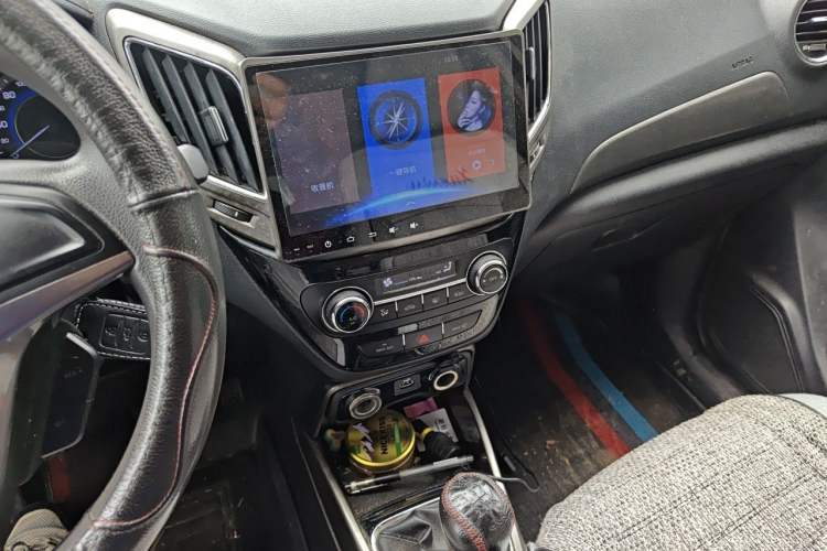 Used CHANGAN CS15 2016 1.5L Manual Fashion Edition Audio And AC Panel