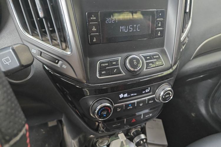 Used CHANGAN CS15 2016 1.5L Manual Fashion Edition Audio And AC Panel