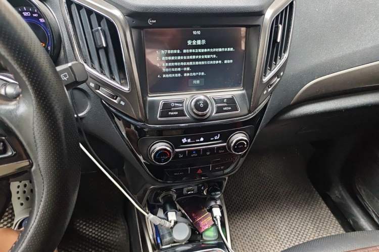Used CHANGAN CS15 2016 1.5L Manual Luxury Edition Audio And AC Panel
