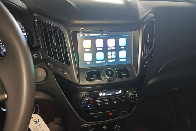 Used CHANGAN CS15 2016 1.5L Automatic Luxury Edition Audio And AC Panel
