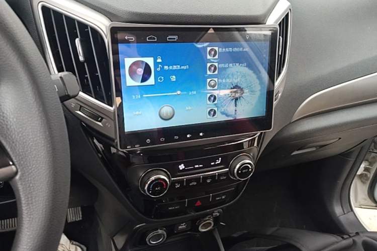 Used CHANGAN CS15 2016 1.5L Automatic Fashion Edition Audio And AC Panel