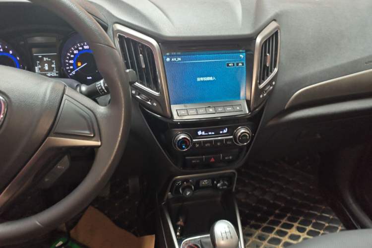 Used CHANGAN CS15 2016 1.5L Manual Fashion Edition Audio And AC Panel