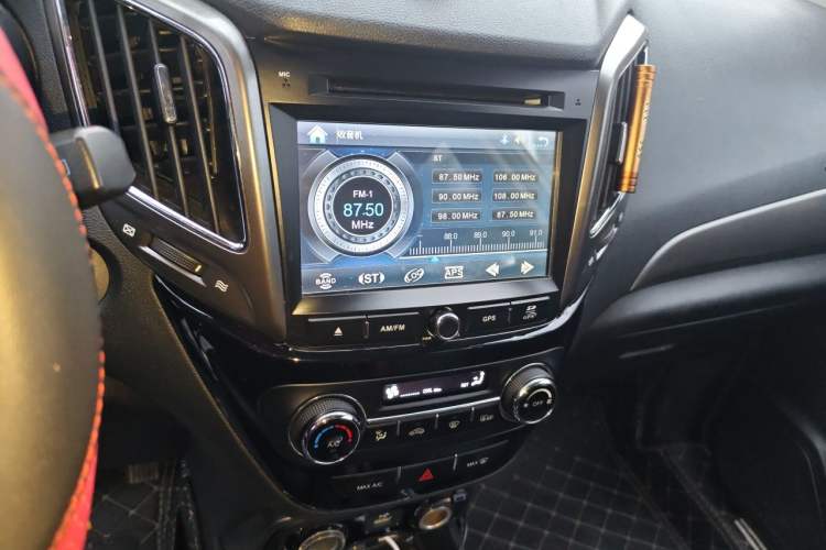Used CHANGAN CS15 2016 1.5L Manual Fashion Edition Audio And AC Panel
