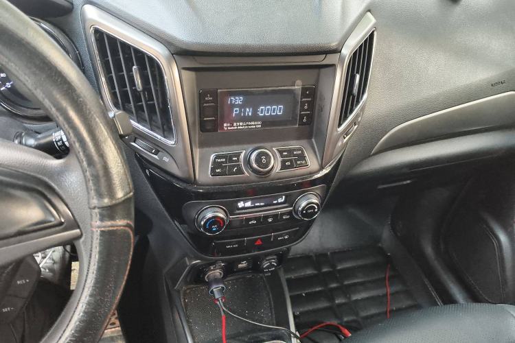 Used CHANGAN CS15 2016 1.5L Automatic Fashion Edition Audio And AC Panel