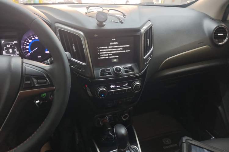 Used CHANGAN CS15 2016 1.5L Automatic Luxury Edition Audio And AC Panel