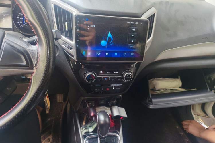 Used CHANGAN CS15 2016 1.5L Automatic Fashion Edition Audio And AC Panel