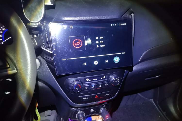 Used CHANGAN CS15 2016 1.5L Automatic Fashion Edition Audio And AC Panel