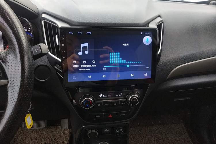 Used CHANGAN CS15 2016 1.5L Automatic Fashion Edition Audio And AC Panel