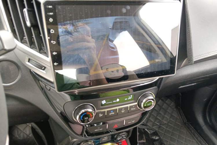 Used CHANGAN CS15 2016 1.5L Automatic Fashion Edition Audio And AC Panel