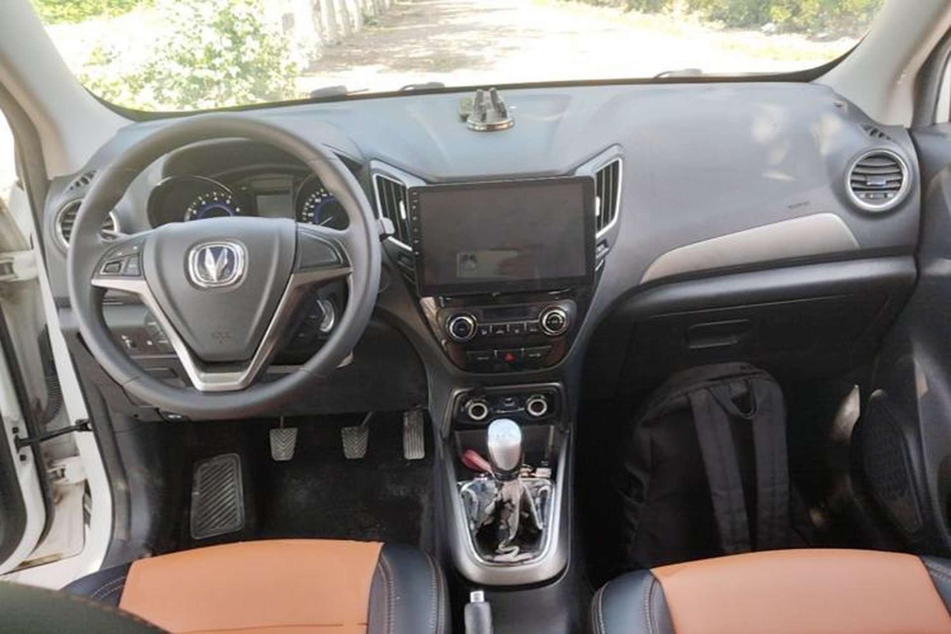 Used CHANGAN CS15 2016 1.5L Manual Fashion Edition Center Console