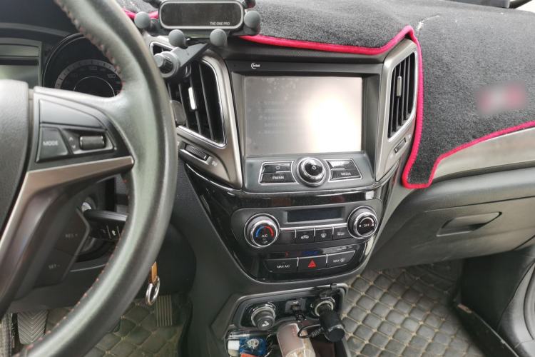 Used CHANGAN CS15 2016 1.5L Manual Luxury Edition Center Console