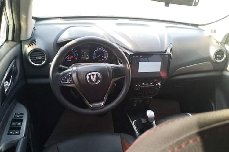 Used CHANGAN CS15 2016 1.5L Manual Fashion Edition Center Console