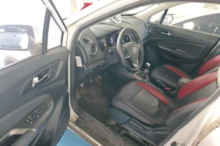 Used CHANGAN CS15 2016 1.5L Manual Fashion Edition Driver Seat