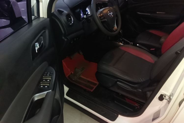 Used CHANGAN CS15 2016 1.5L Automatic Fashion Edition Driver Seat