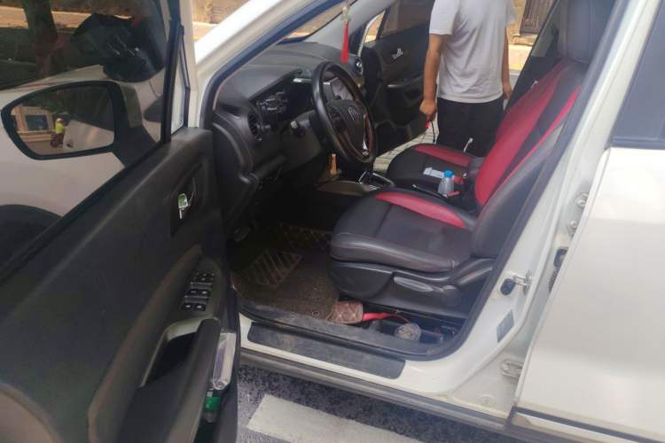 Used CHANGAN CS15 2016 1.5L Automatic Fashion Edition Driver Seat