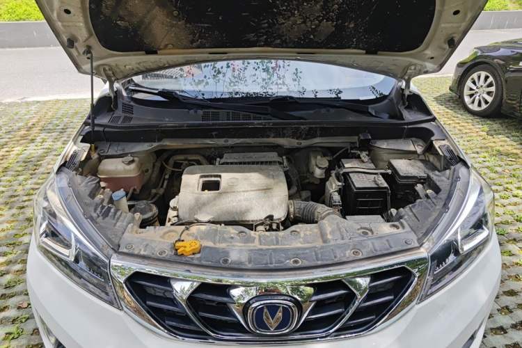 Used CHANGAN CS15 2016 1.5L Manual Luxury Edition Engine Bay