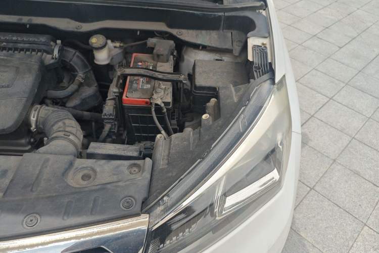 Used CHANGAN CS15 2016 1.5L Automatic Fashion Edition Engine Bay Left