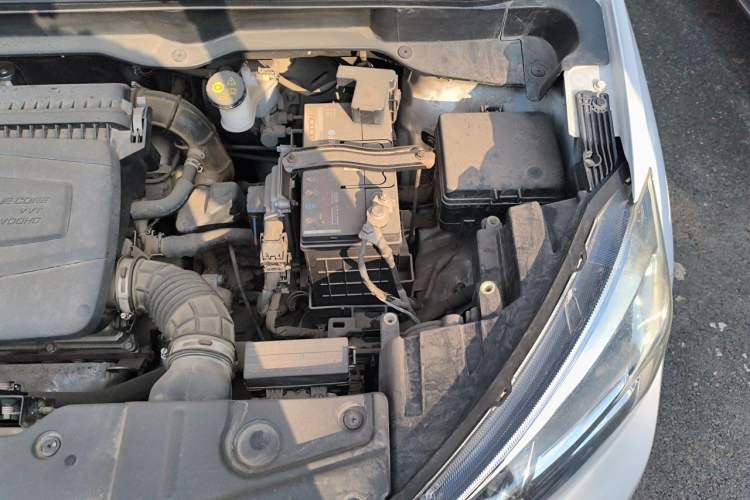 Used CHANGAN CS15 2016 1.5L Automatic Fashion Edition Engine Bay Left