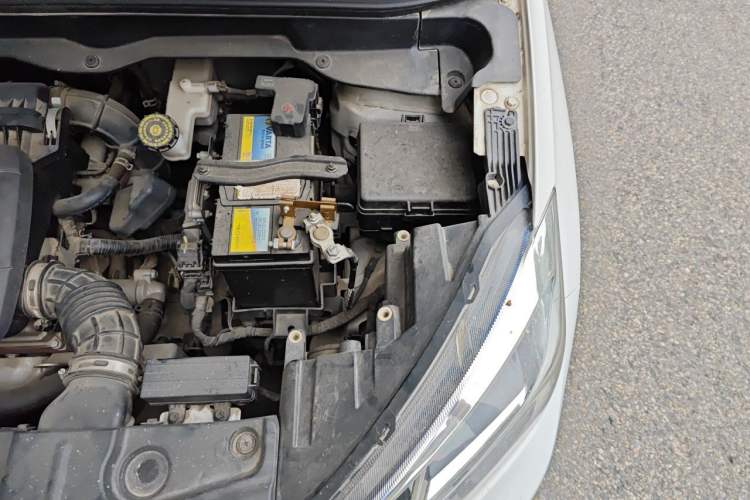 Used CHANGAN CS15 2016 1.5L Manual Fashion Edition Engine Bay Left