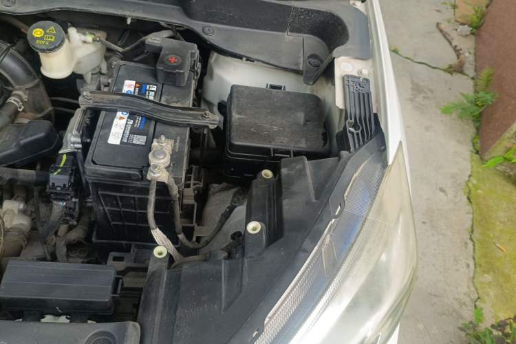 Used CHANGAN CS15 2016 1.5L Automatic Luxury Edition Engine Bay Left