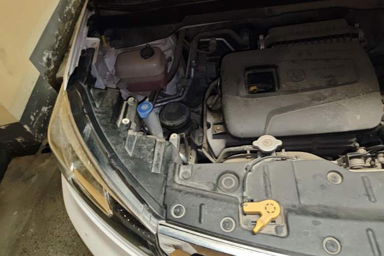 Used CHANGAN CS15 2016 1.5L Manual Luxury Edition Engine Bay Right