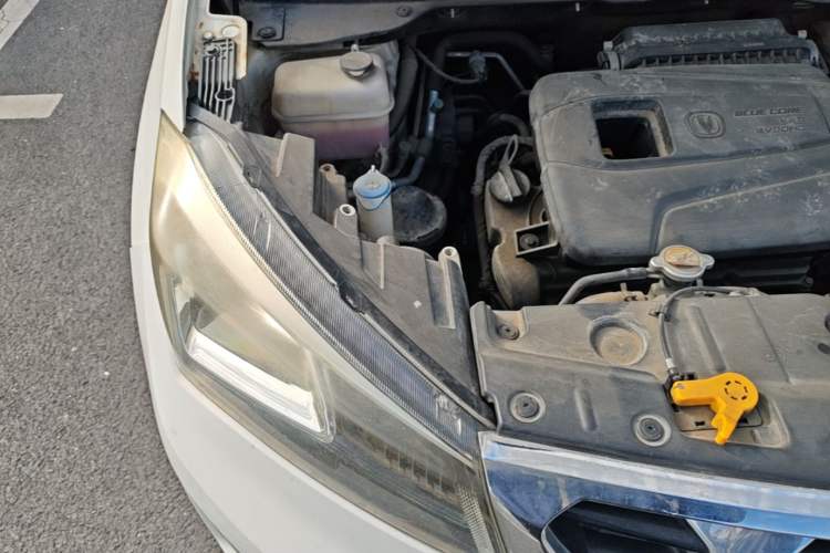 Used CHANGAN CS15 2016 1.5L Automatic Fashion Edition Engine Bay Right