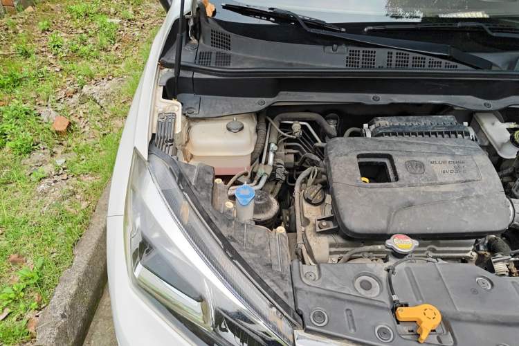 Used CHANGAN CS15 2016 1.5L Manual Luxury Edition Engine Bay Right