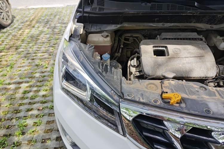 Used CHANGAN CS15 2016 1.5L Manual Luxury Edition Engine Bay Right