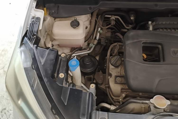 Used CHANGAN CS15 2016 1.5L Manual Luxury Edition Engine Bay Right