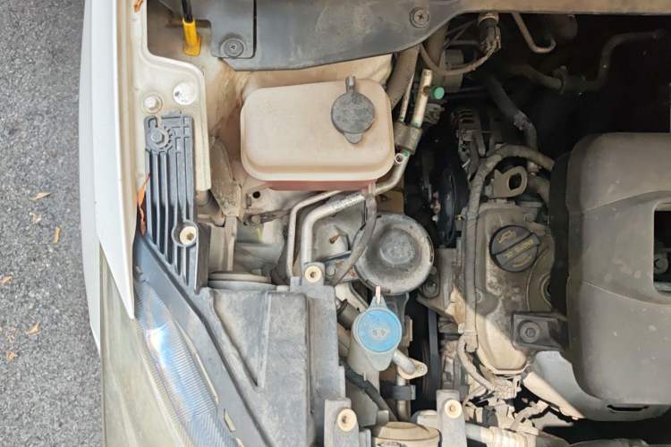 Used CHANGAN CS15 2016 1.5L Manual Luxury Edition Engine Bay Right