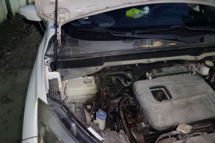 Used CHANGAN CS15 2016 1.5L Automatic Fashion Edition Engine Bay Right