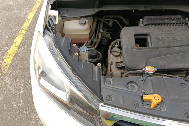 Used CHANGAN CS15 2016 1.5L Automatic Fashion Edition Engine Bay Right