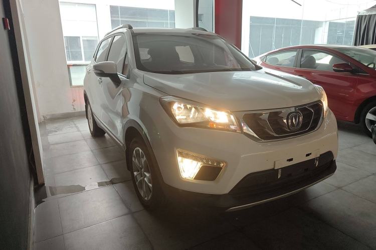 Used CHANGAN CS15 2016 1.5L Manual Fashion Edition Exterior 2