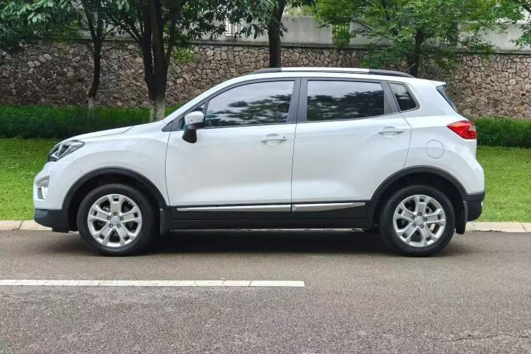 Used CHANGAN CS15 2016 1.5L Manual Fashion Edition Exterior 2
