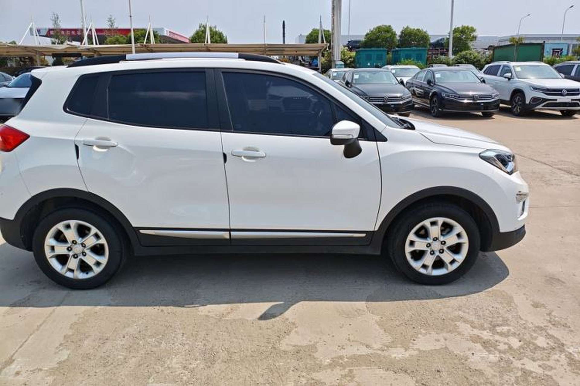 Used CHANGAN CS15 2016 1.5L Automatic Luxury Edition Exterior 2