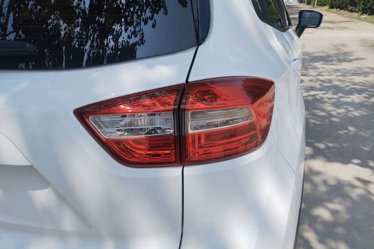 Used CHANGAN CS15 2016 1.5L Manual Fashion Edition Exterior 3