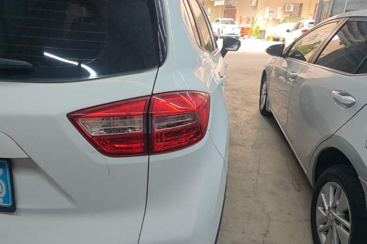 Used CHANGAN CS15 2016 1.5L Automatic Luxury Edition Exterior 3