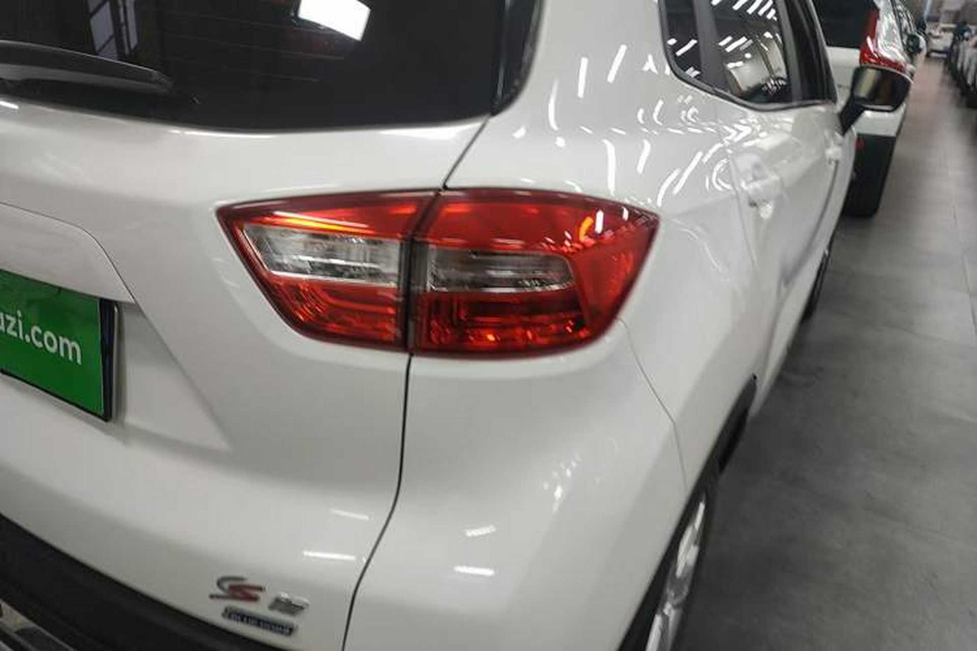 Used CHANGAN CS15 2016 1.5L Manual Fashion Edition Exterior 3
