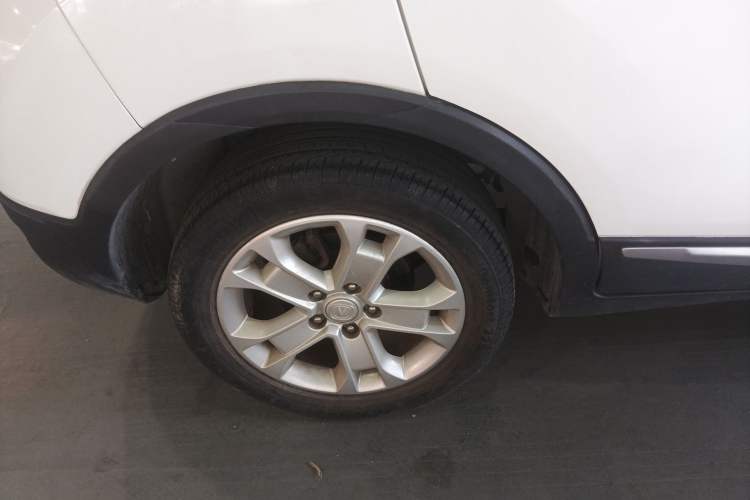 Used CHANGAN CS15 2016 1.5L Automatic Fashion Edition Exterior 3