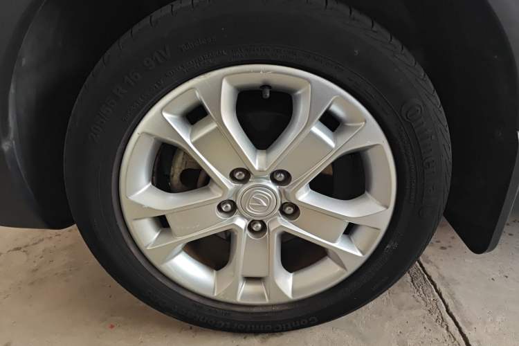 Used CHANGAN CS15 2016 1.5L Manual Luxury Edition Exterior 4