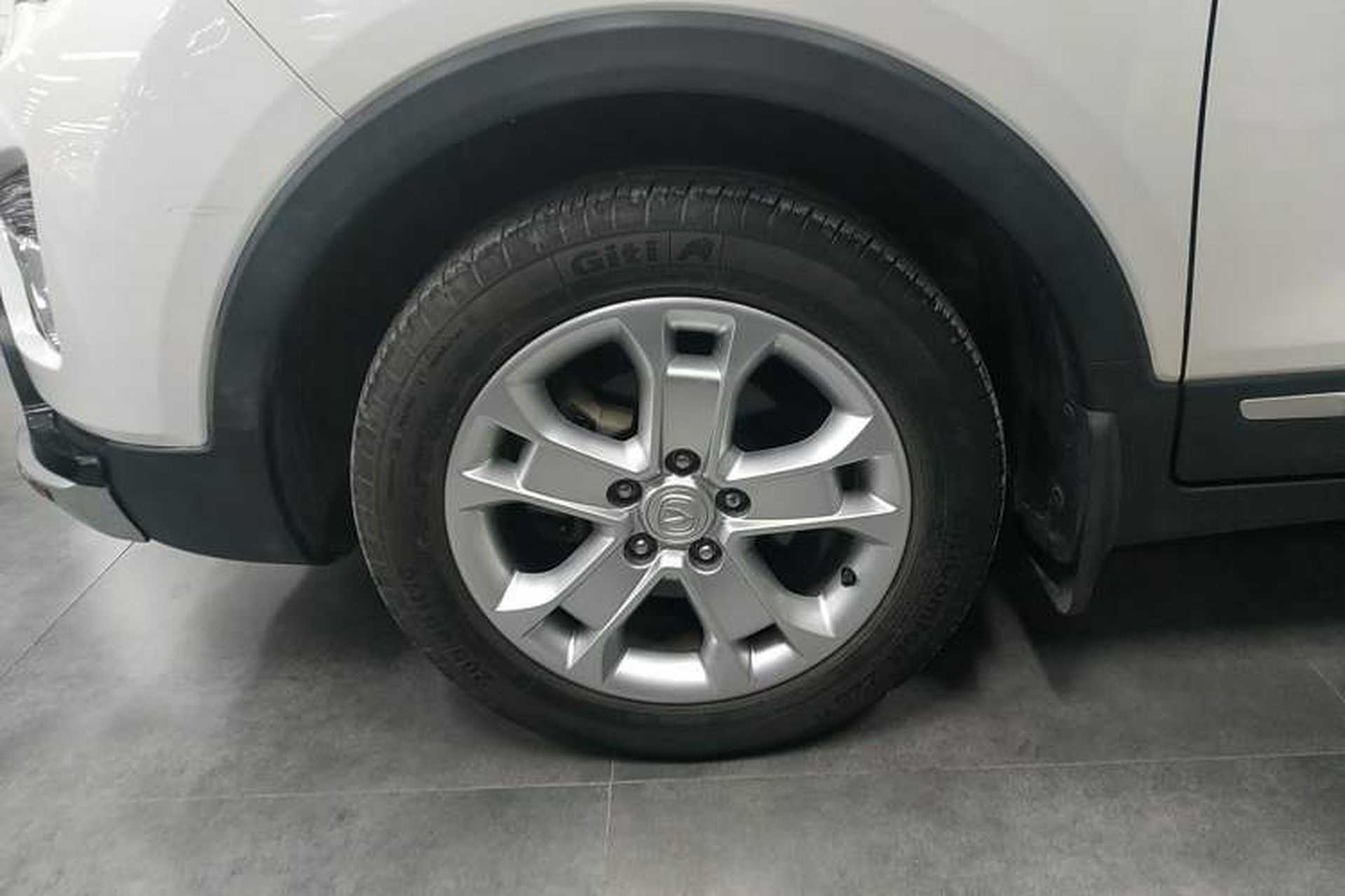 Used CHANGAN CS15 2016 1.5L Manual Fashion Edition Exterior 4