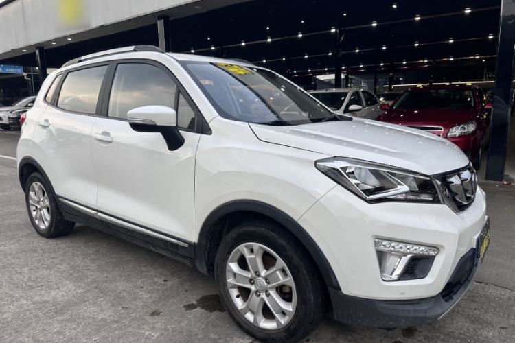 Used CHANGAN CS15 2016 1.5L Automatic Fashion Edition Exterior 4
