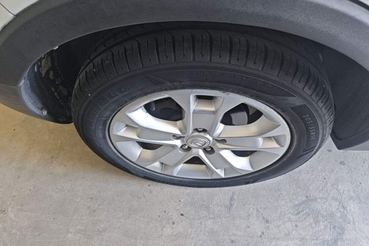 Used CHANGAN CS15 2016 1.5L Manual Fashion Edition Exterior 5